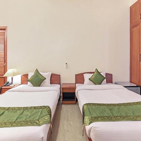 Hotel Treebo Trip The Nest Corporate Greater Noida Exterior foto